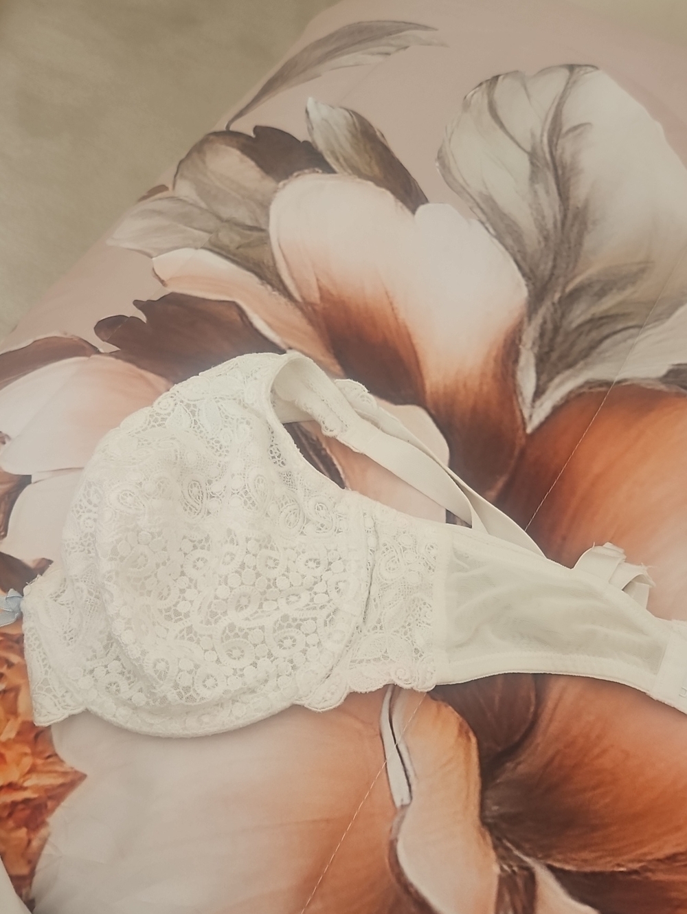 Vintage Lace Underwire Bra Size 34C Cup Pretty Designs White